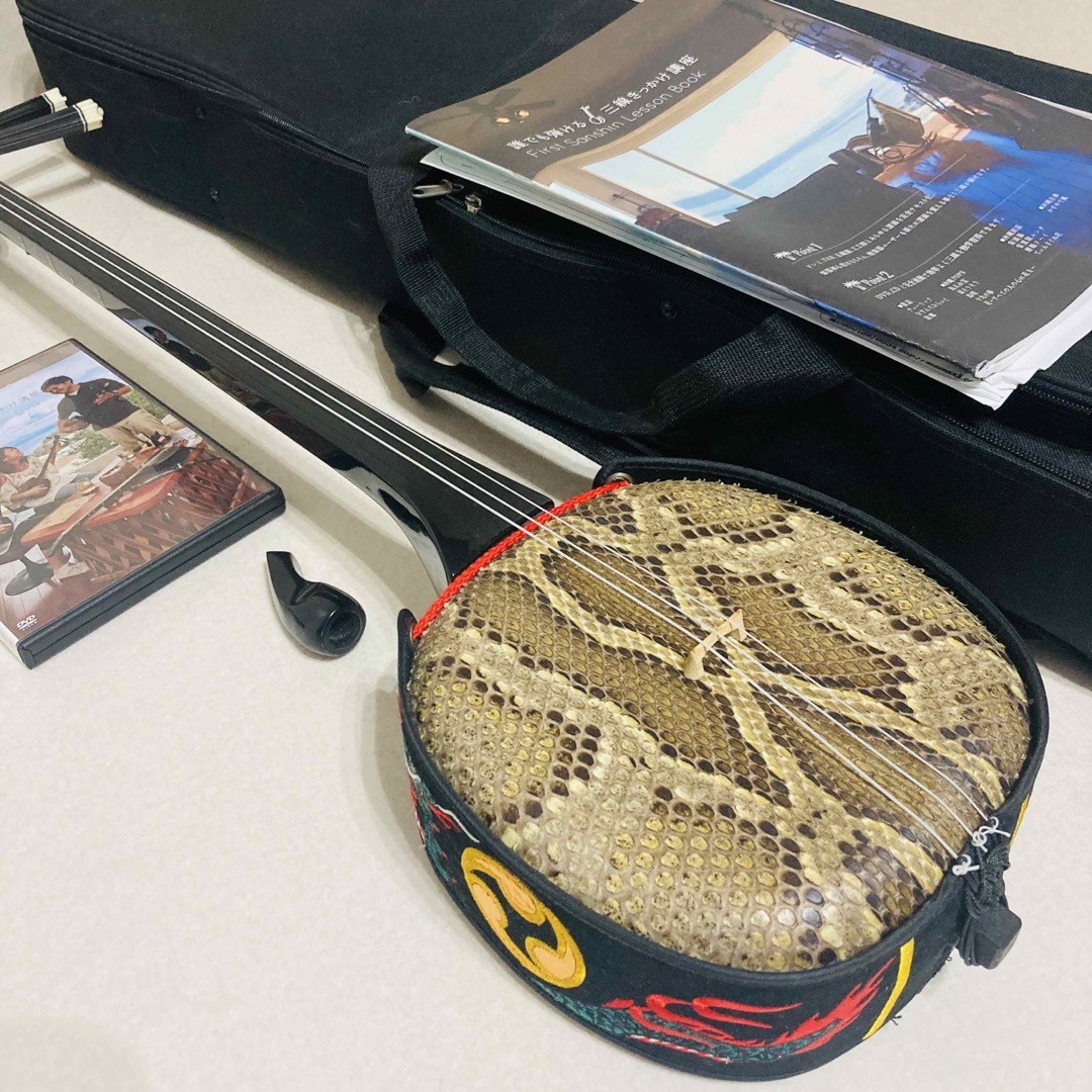 入門セット 沖縄三線 本蛇皮 強化張り 伝統楽器 弦楽器 本皮 和楽器 楽器の和楽器(三線)の商品写真