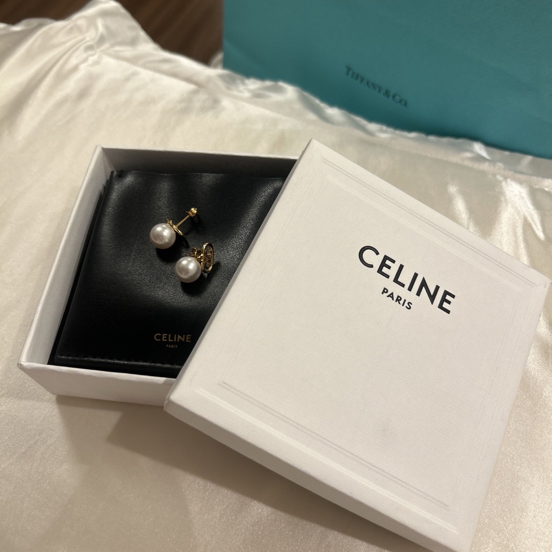 ピアスセリーヌ　ピアス　celine イヤリング　パール　トリンオフ　新作