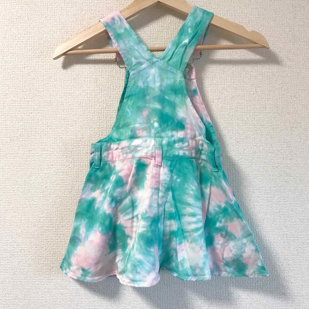 110cm 女の子 ジャンスカ タイダイ染め フレアスカート グリーン×ピンク キッズ/ベビー/マタニティのキッズ服女の子用(90cm~)(ワンピース)の商品写真