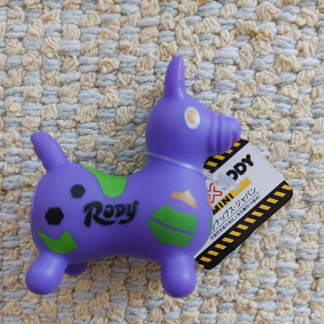 EVA X RODY マスコット 2個セット パープルとイエロー エンタメ/ホビーのおもちゃ/ぬいぐるみ(キャラクターグッズ)の商品写真