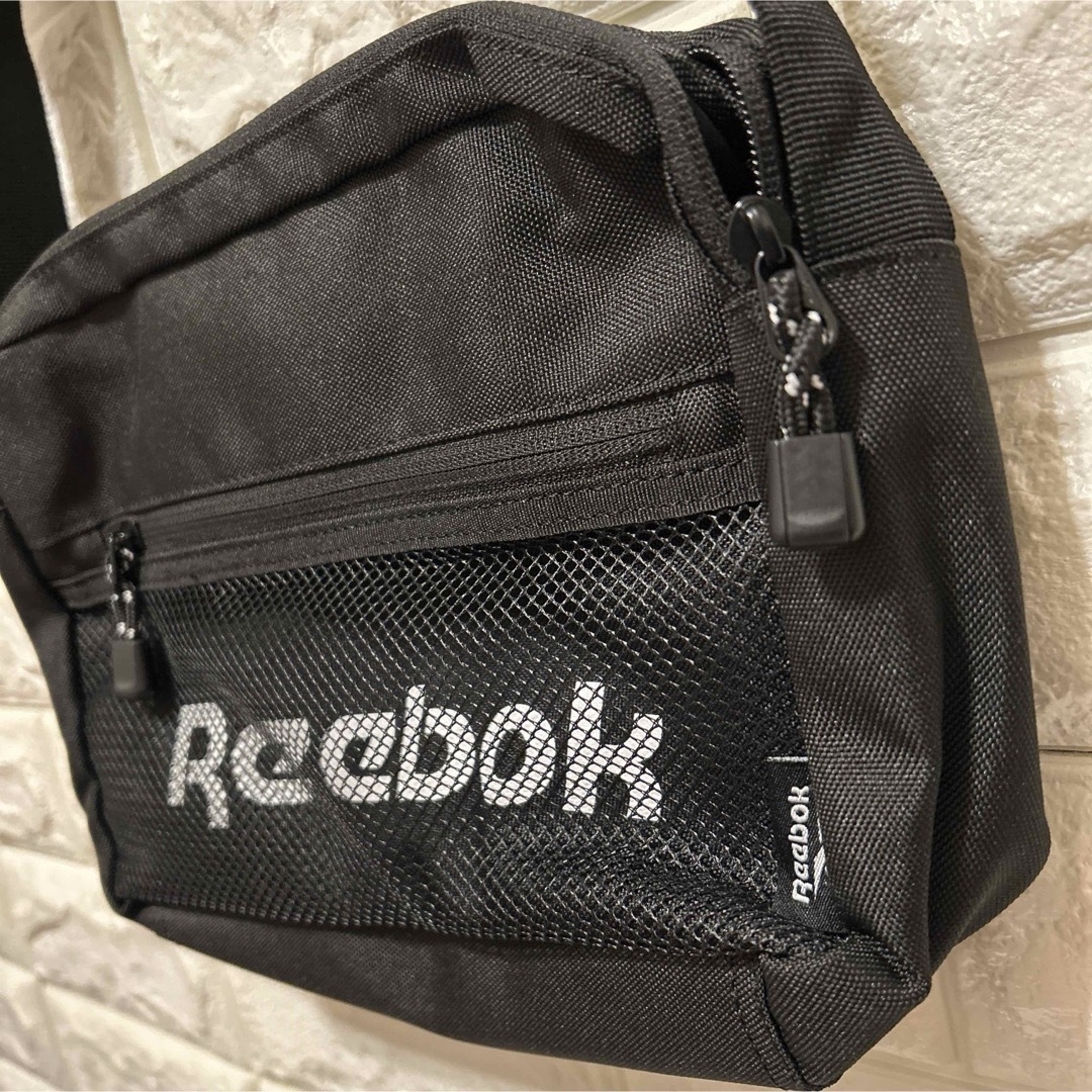 Reebok(リーボック)のST様専用Reebok☆ショルダーバッグ メンズのバッグ(ショルダーバッグ)の商品写真