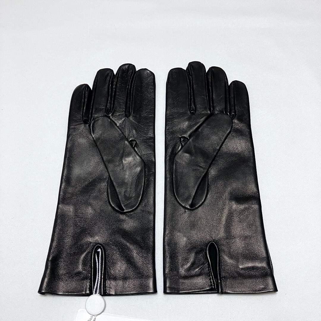 Maison Martin Margiela(マルタンマルジェラ)の新品 M 23aw マルジェラ レザーグローブ 手袋 黒 5816 メンズのファッション小物(手袋)の商品写真