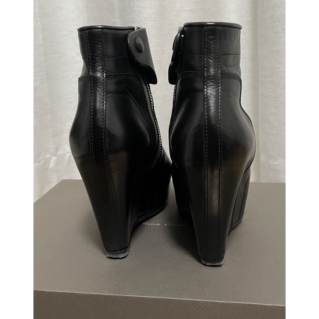 Rick Owens(リックオウエンス)のRick Owens ブラックレザー ウェッジブーツ サイズ 37 レディースの靴/シューズ(ブーツ)の商品写真