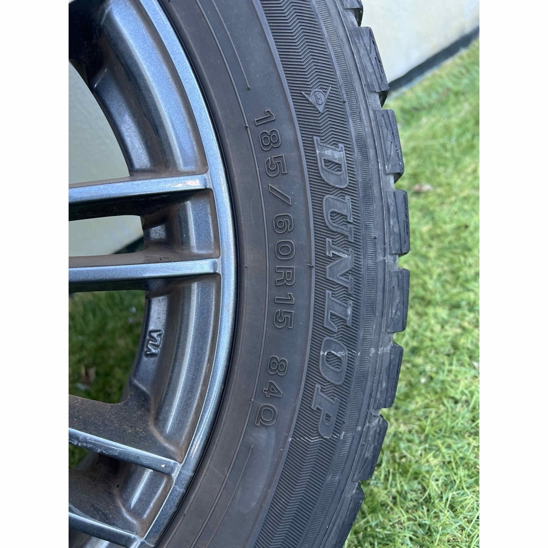 DUNLOP(ダンロップ)のダンロップ　WINTER MAXX  185 60 R15  84Q 自動車/バイクの自動車(タイヤ・ホイールセット)の商品写真