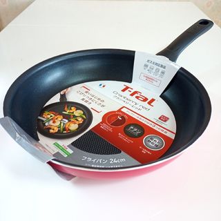 ティファール(T-fal)の【新品未使用品】24㎝ クランベリーレッド T-fal ティファール フライパン(鍋/フライパン)