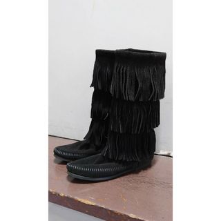 ミネトンカ(Minnetonka)のMINNETONKA Calf 3-Layer Fringe Boot ブーツ(ブーツ)