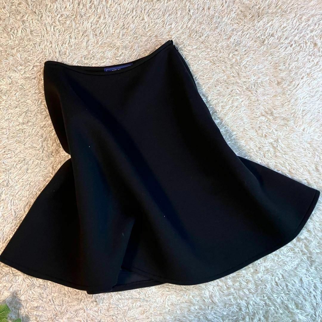 M'S GRACY(エムズグレイシー)のエムズグレイシー 膝丈フレア台形スカート 黒ブラック ストレッチ 38 Ｍ相当 レディースのスカート(ひざ丈スカート)の商品写真