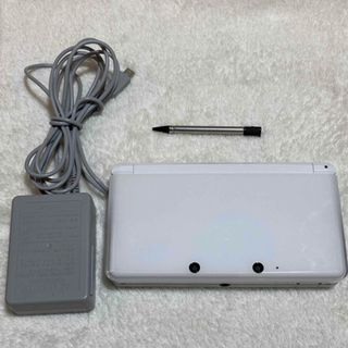 ニンテンドー3DS(ニンテンドー3DS)の３DSホワイト 本体、タッチペン、充電器セット 中古品(携帯用ゲーム機本体)