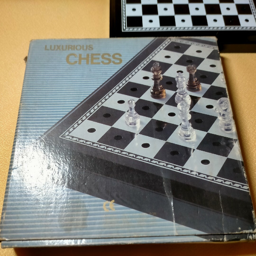 チェス　ホール式　コンパクト　チェスゲーム エンタメ/ホビーのテーブルゲーム/ホビー(オセロ/チェス)の商品写真