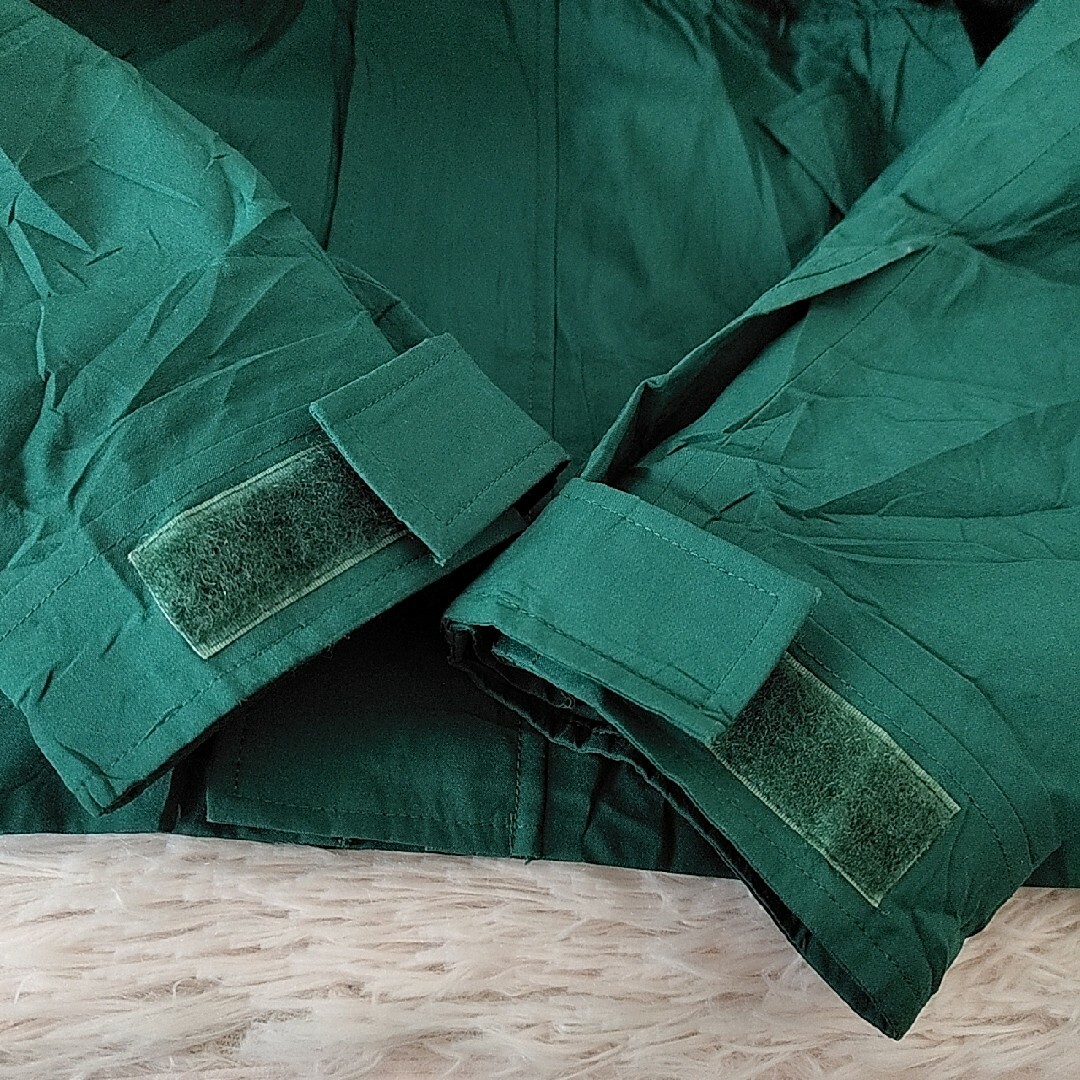 Eddie Bauer(エディーバウアー)のエディーバウアー　フルジップ　マウンテンライトジャケット　緑　Lサイズ　US古着 メンズのジャケット/アウター(マウンテンパーカー)の商品写真