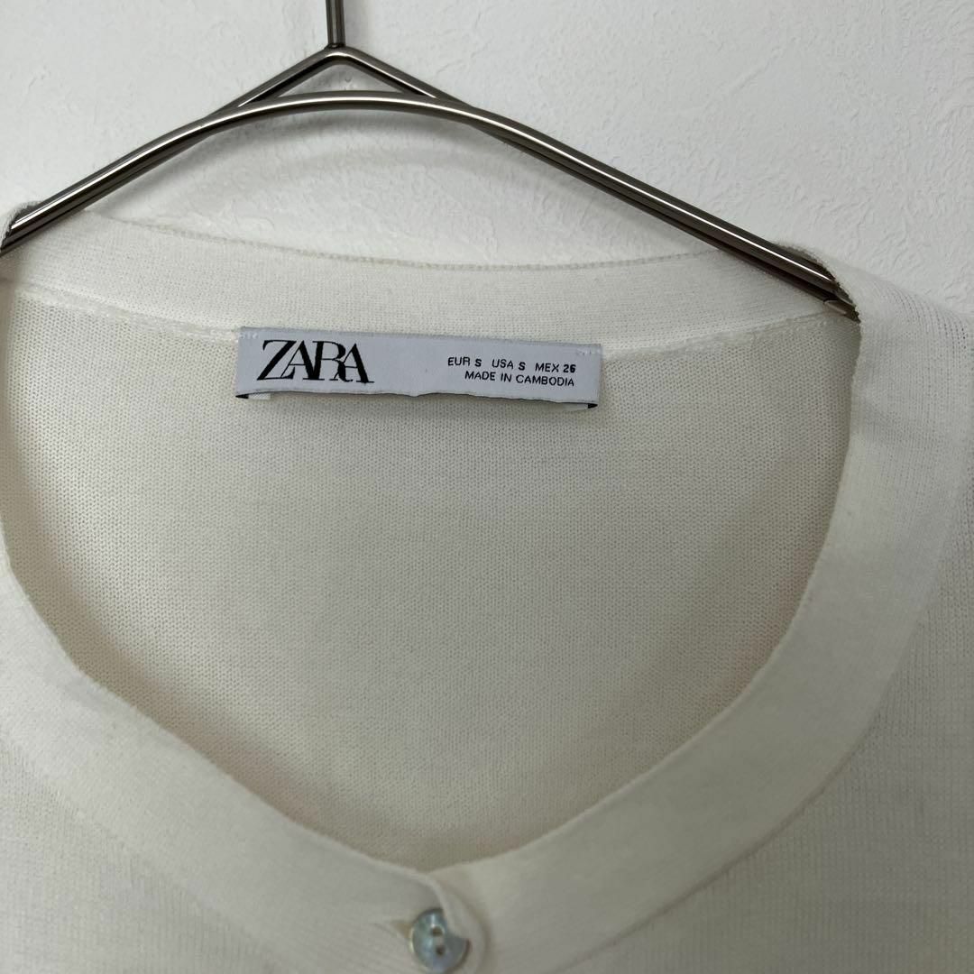 ZARA(ザラ)のZARA（ザラ） カーディガン 白 上品 着丈短め オフィスカジュアル レディースのトップス(カーディガン)の商品写真