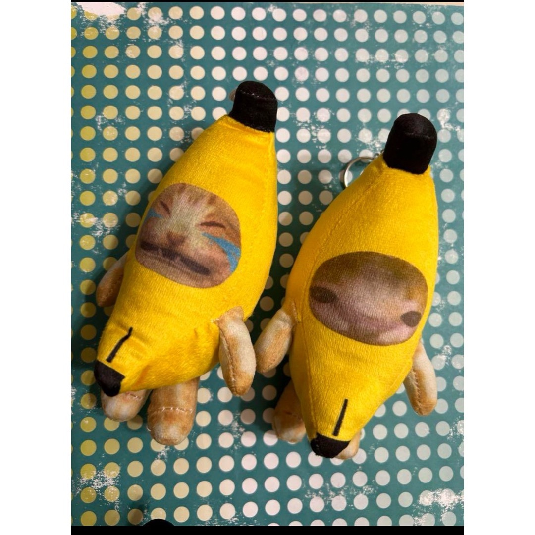 バナナキャット　バナナ猫　bananacat キーホルダー　泣いてる猫 エンタメ/ホビーのおもちゃ/ぬいぐるみ(キャラクターグッズ)の商品写真