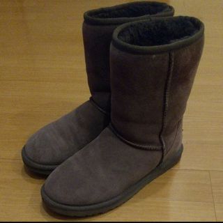 アグ(UGG)のUGGムートンクラッシックブーツ(ブーツ)