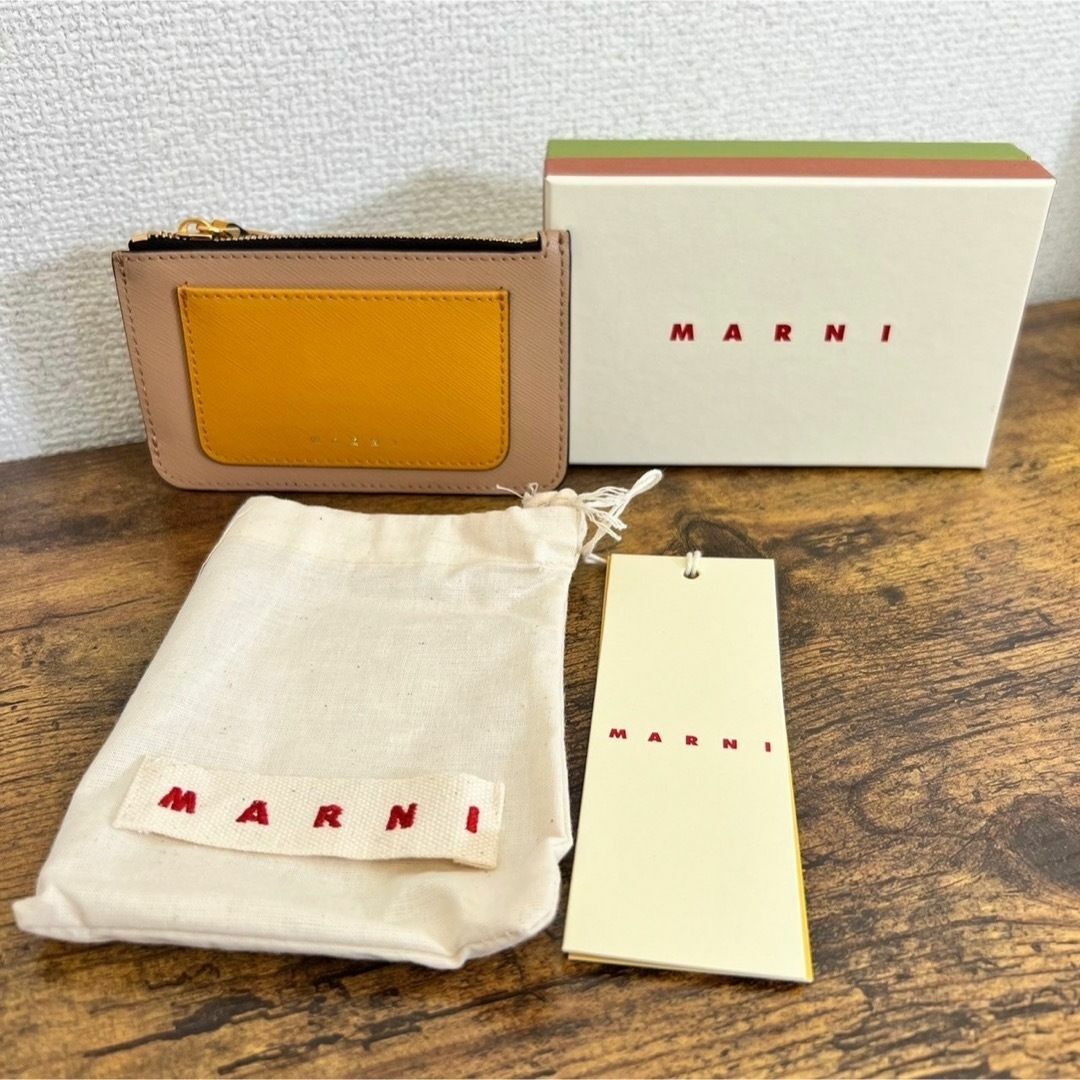 Marni(マルニ)の【MARNI】マルニ　フラグメントケース カードケース　マスタード レディースのファッション小物(コインケース)の商品写真