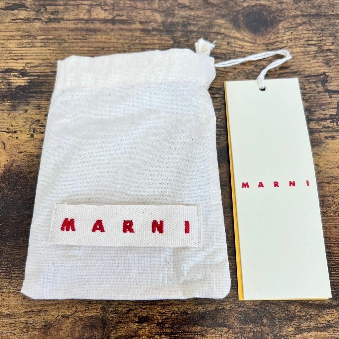 Marni(マルニ)の【MARNI】マルニ　フラグメントケース カードケース　マスタード レディースのファッション小物(コインケース)の商品写真