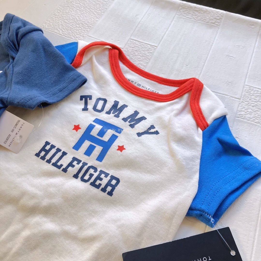 TOMMY HILFIGER(トミーヒルフィガー)の18m85cm     ロンパース2点　パンツ　3点セット　トミーヒルフィガー キッズ/ベビー/マタニティのベビー服(~85cm)(ロンパース)の商品写真