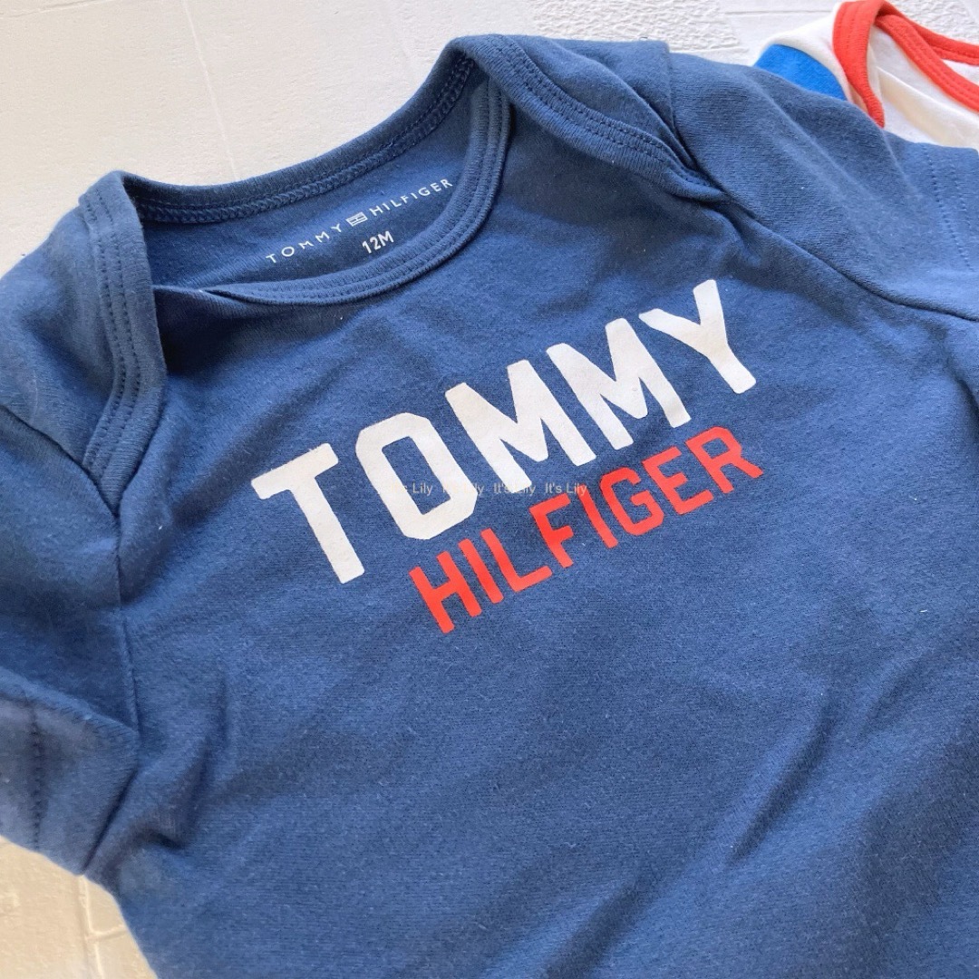 TOMMY HILFIGER(トミーヒルフィガー)の18m85cm     ロンパース2点　パンツ　3点セット　トミーヒルフィガー キッズ/ベビー/マタニティのベビー服(~85cm)(ロンパース)の商品写真