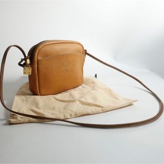 ロエベ(LOEWE)のロエベ　ショルダーバッグ　アナグラム　ミニ　レザー　ポシェット(ショルダーバッグ)