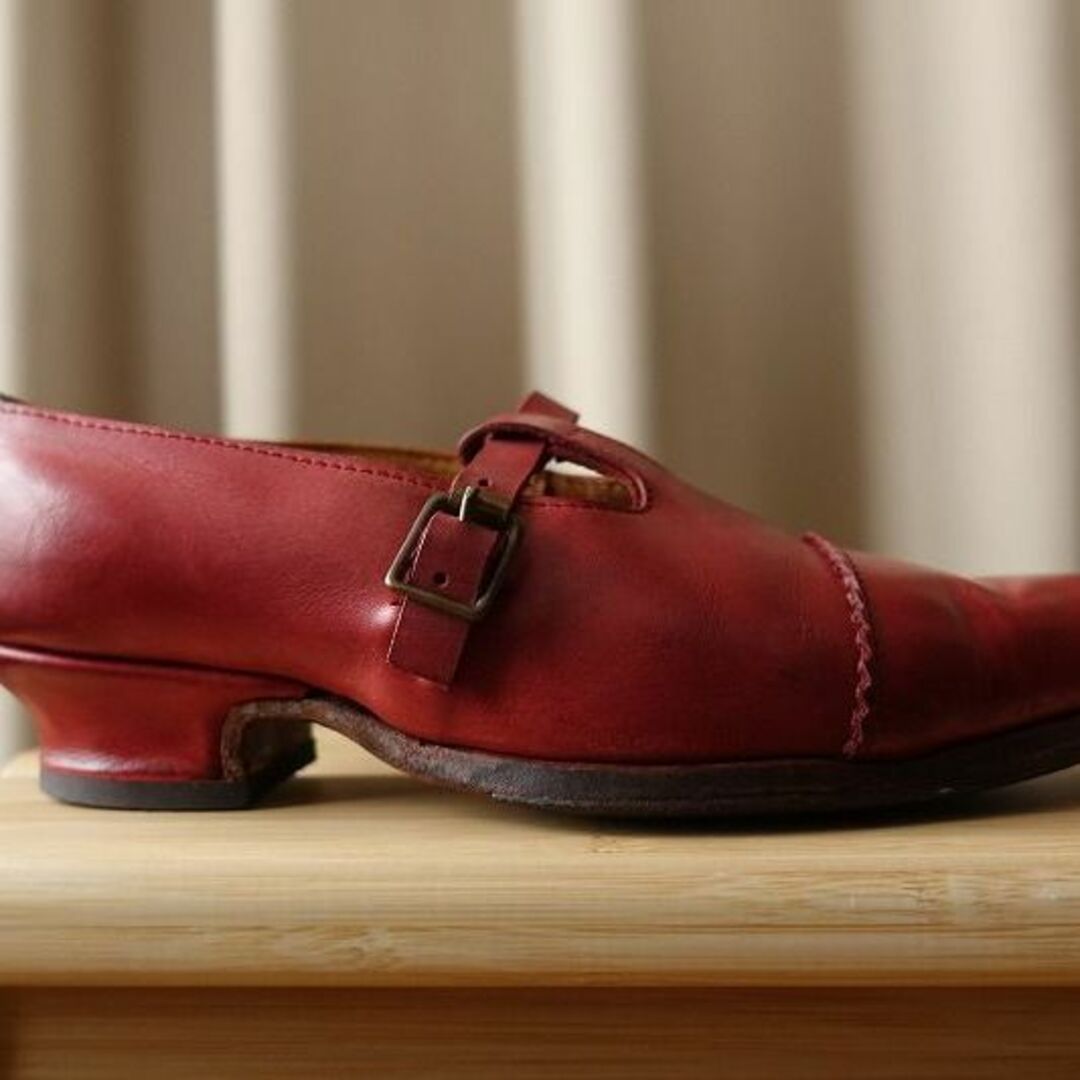 Paul Harnden(ポールハーデン)のPAUL HARNDEN Tストラップ レザー シューズ ポールハーデン レディースの靴/シューズ(サンダル)の商品写真