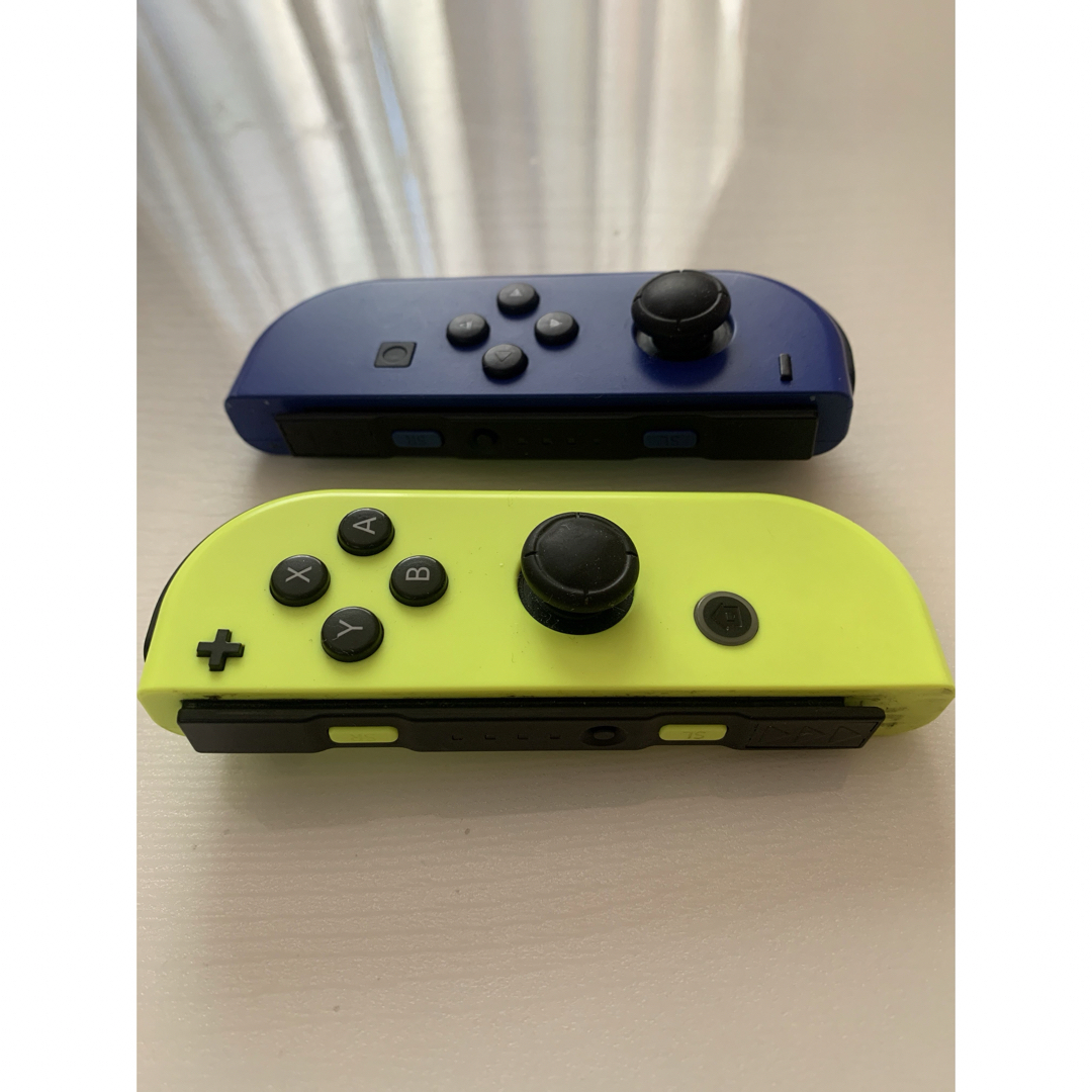 Nintendo Switch(ニンテンドースイッチ)のNintendo Switch Joy-Con L-R ジョイコングリップ他付 エンタメ/ホビーのゲームソフト/ゲーム機本体(家庭用ゲーム機本体)の商品写真