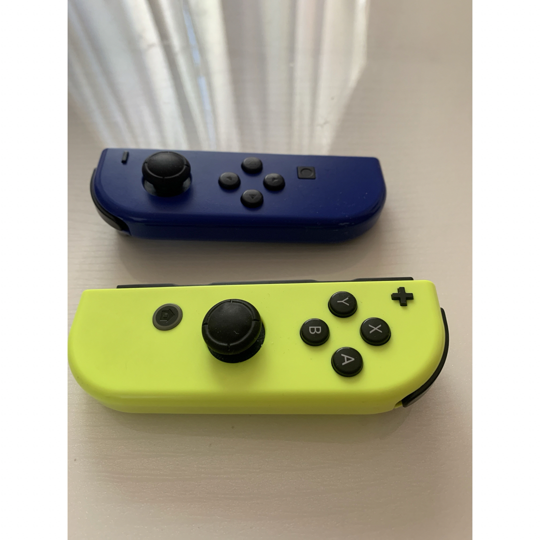 Nintendo Switch(ニンテンドースイッチ)のNintendo Switch Joy-Con L-R ジョイコングリップ他付 エンタメ/ホビーのゲームソフト/ゲーム機本体(家庭用ゲーム機本体)の商品写真