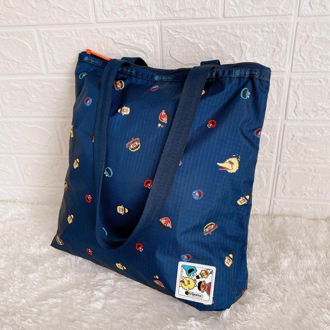 LeSportsac(レスポートサック)の【美品】LeSportsac レスポートサック×セサミストリート コラボトート レディースのバッグ(トートバッグ)の商品写真