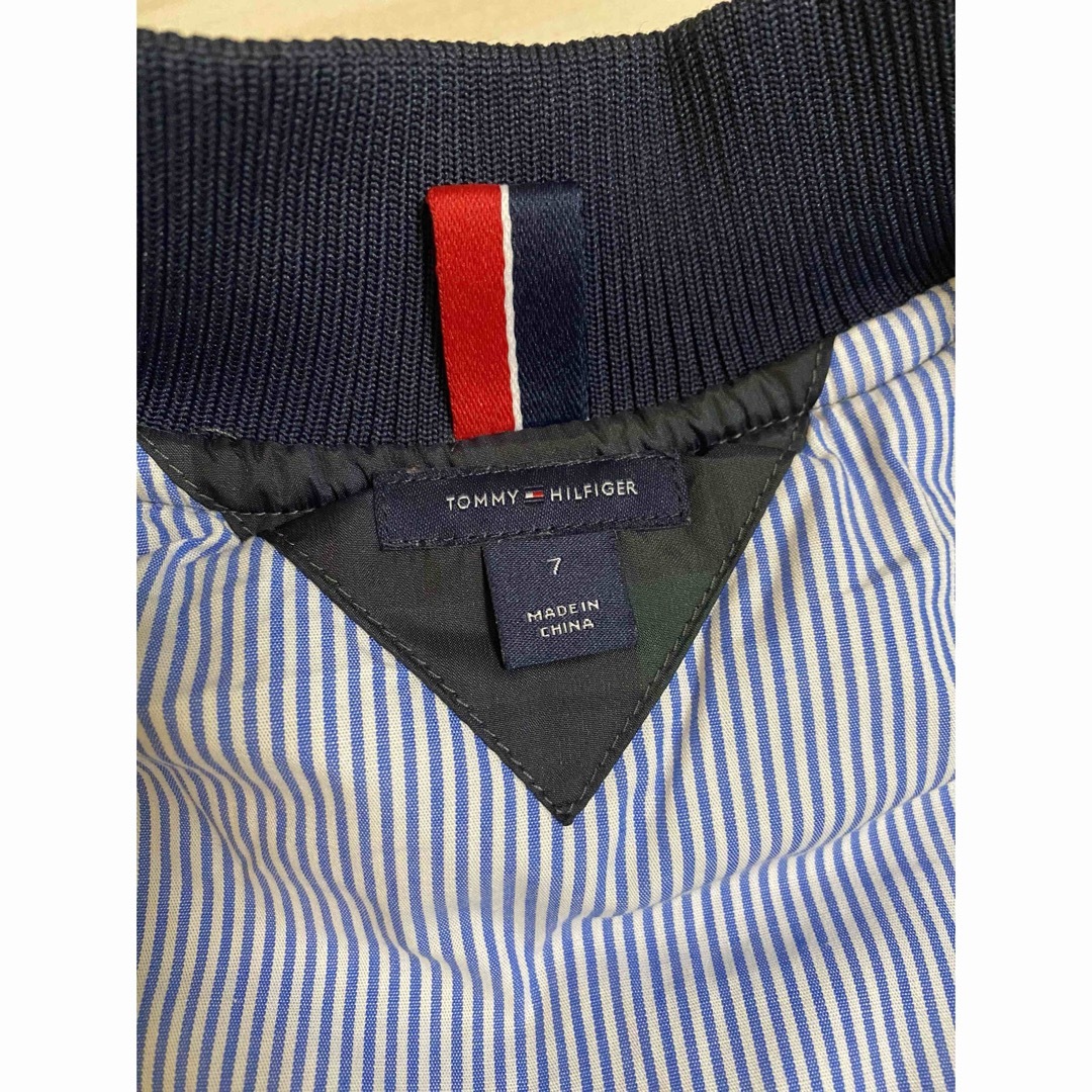 TOMMY HILFIGER(トミーヒルフィガー)のトミーヒルフィガー ダウンベスト 120 キッズ/ベビー/マタニティのキッズ服男の子用(90cm~)(ジャケット/上着)の商品写真