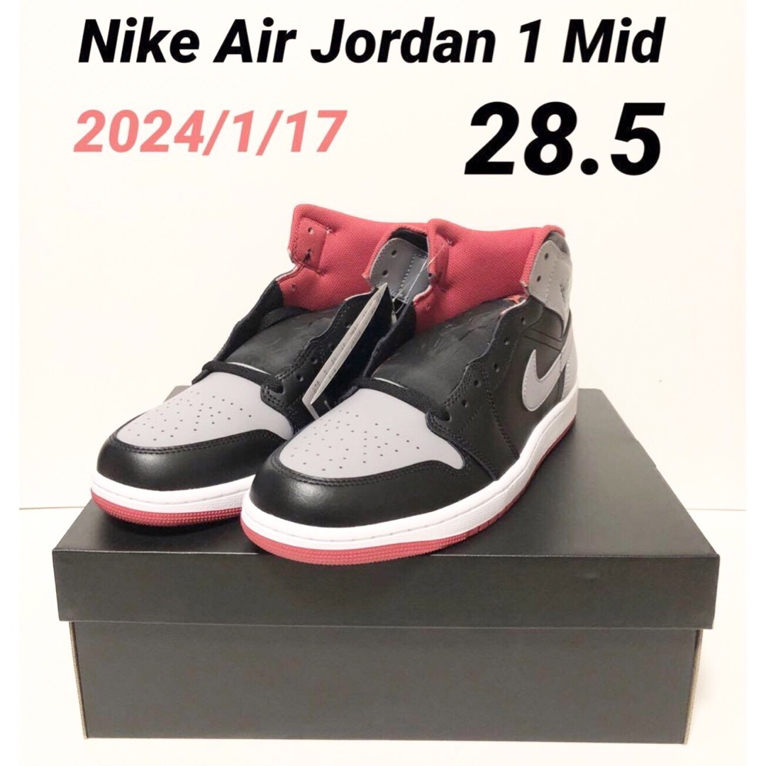 ¥18,700 【新品未使用】Nike Air Jordan 1 Midスニーカー