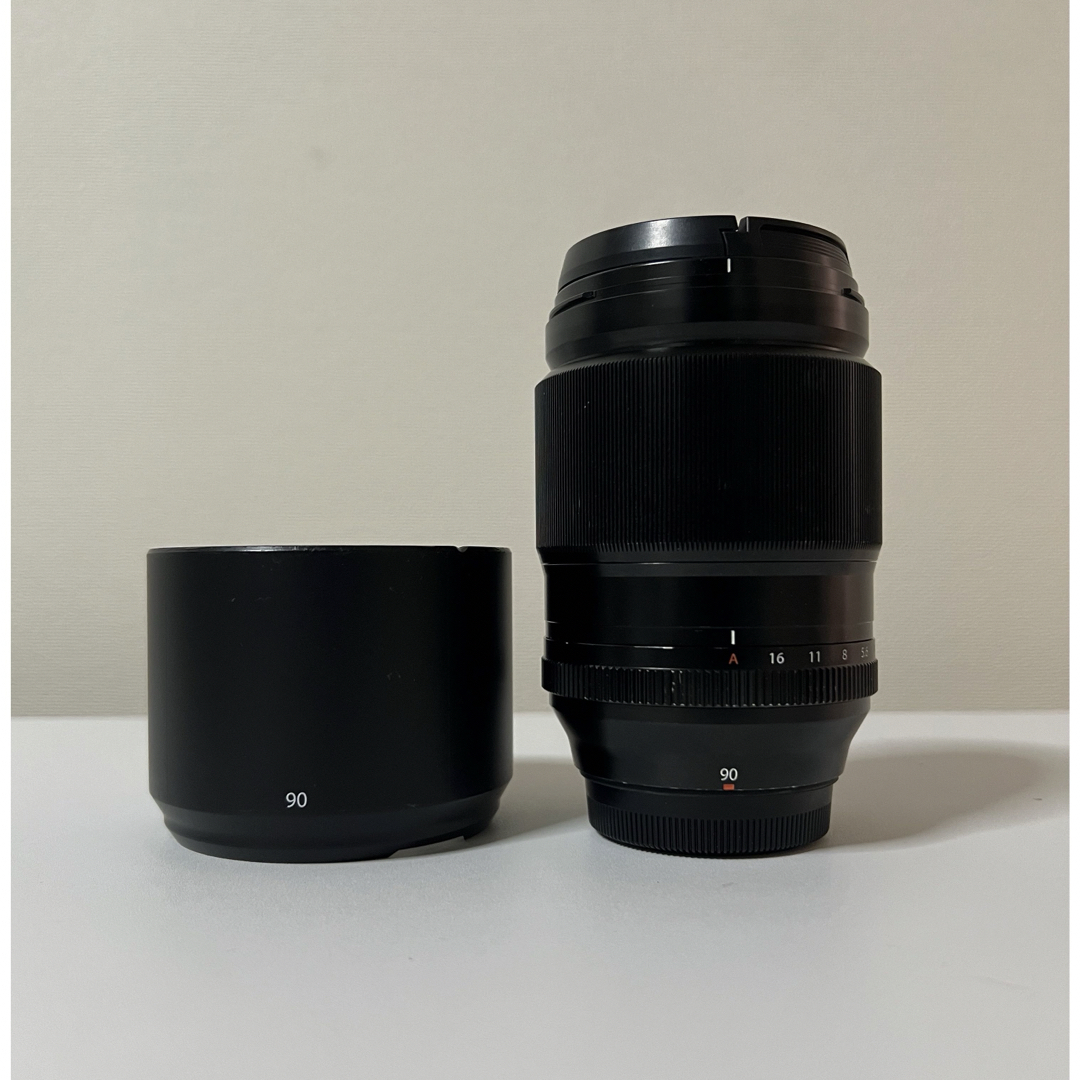 富士フイルム(フジフイルム)の富士フィルム XF90mm F2 R LM WR 中古品 スマホ/家電/カメラのカメラ(レンズ(単焦点))の商品写真