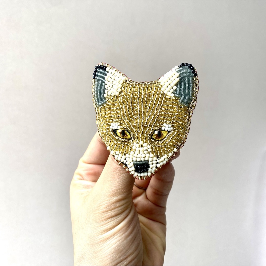 動物園【ビーズ刺繍】きつねのブローチ