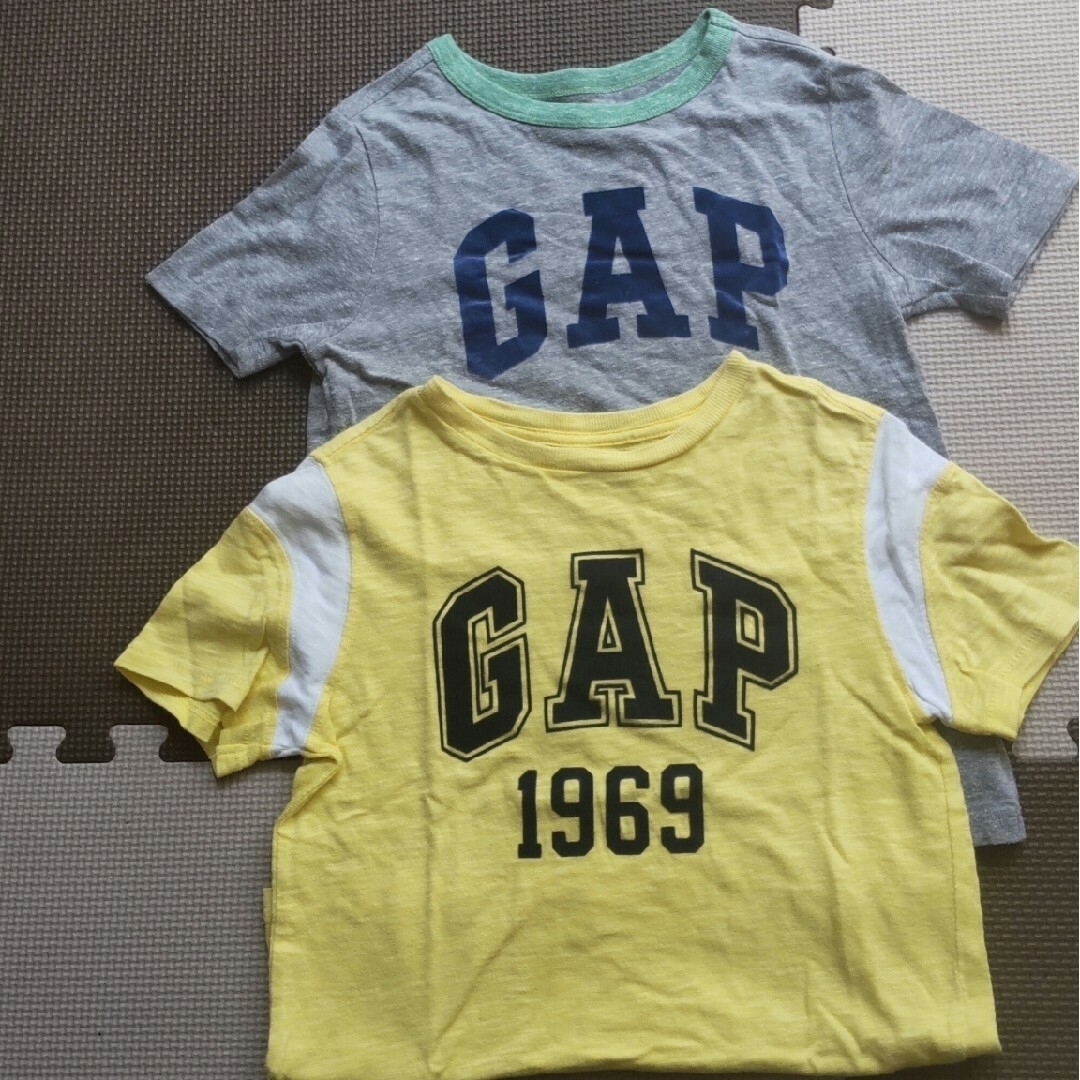 GAP(ギャップ)のGAP TシャツS　2枚 キッズ/ベビー/マタニティのキッズ服男の子用(90cm~)(Tシャツ/カットソー)の商品写真