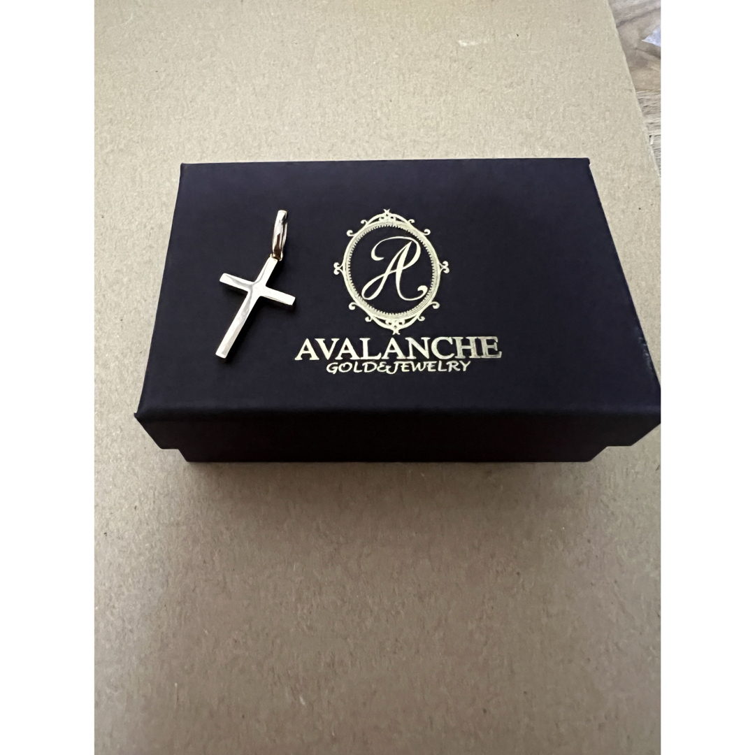 AVALANCHE(アヴァランチ)のAVALANCHE（アバランチ）10K ペンダントYG クロス　Mサイズ メンズのアクセサリー(ネックレス)の商品写真