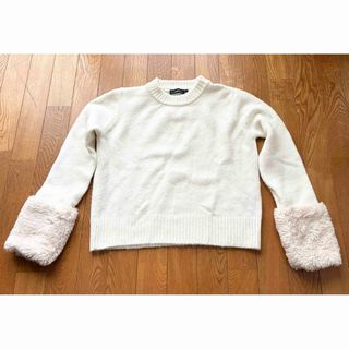 ザラ(ZARA)の★美品&激安 ZARA KNIT袖ファー付き長袖白セーター Sサイズ★(ニット/セーター)