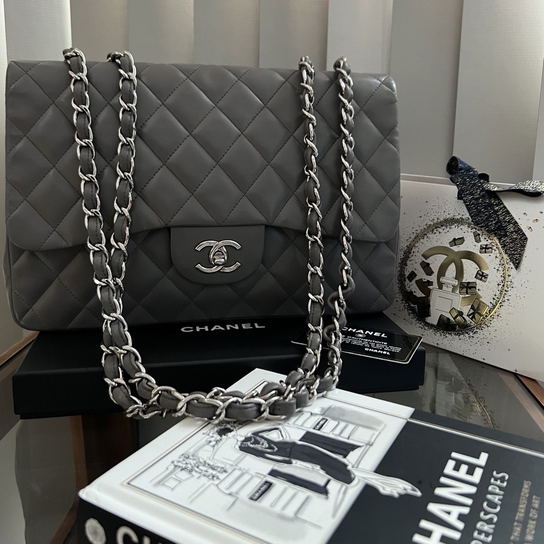 CHANEL(シャネル)のシャネル正規品マトラッセチェーンバッグ♡ レディースのバッグ(ショルダーバッグ)の商品写真