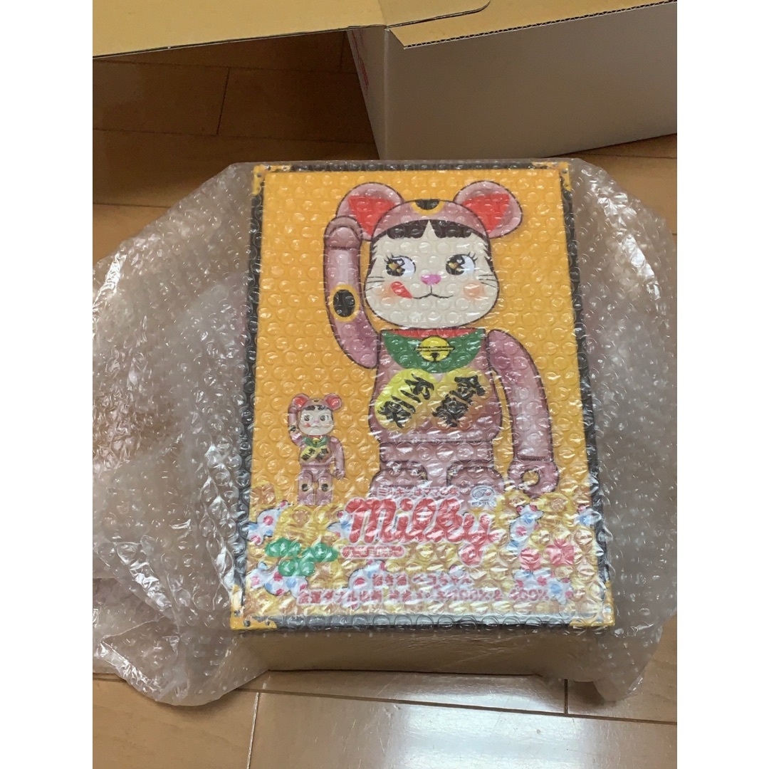 BE@RBRICK 招き猫 ペコちゃん 金運ダブル小判 桃金 100% 400%エンタメ/ホビー