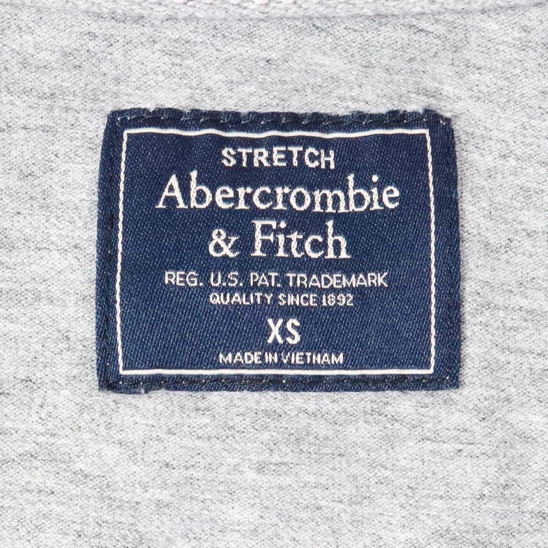 Abercrombie&Fitch(アバクロンビーアンドフィッチ)のabercrombie&fitch　アバクロンビーアンドフィッチ ポロシャツ　グレー　ＸＳ　タグ付き メンズのトップス(Tシャツ/カットソー(半袖/袖なし))の商品写真