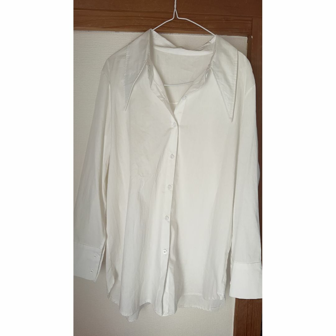 体型カバー シャツ ホワイト L オーバーシャツ 無地 長袖 大きいサイズ レディースのトップス(シャツ/ブラウス(長袖/七分))の商品写真