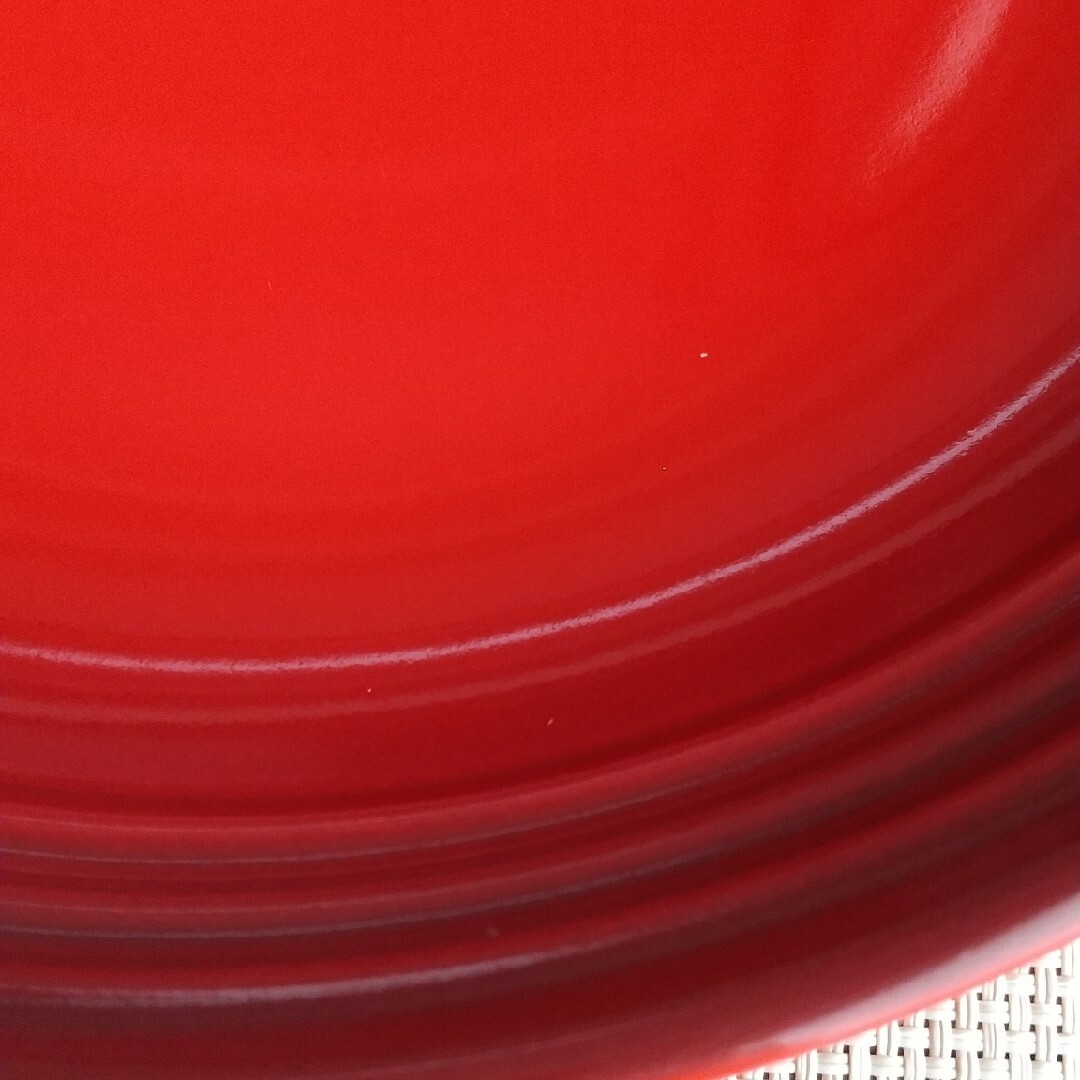 LE CREUSET(ルクルーゼ)のルクルーゼ　パスタ ボウル ディッシュ　レッド　22cm   カレー皿 インテリア/住まい/日用品のキッチン/食器(食器)の商品写真