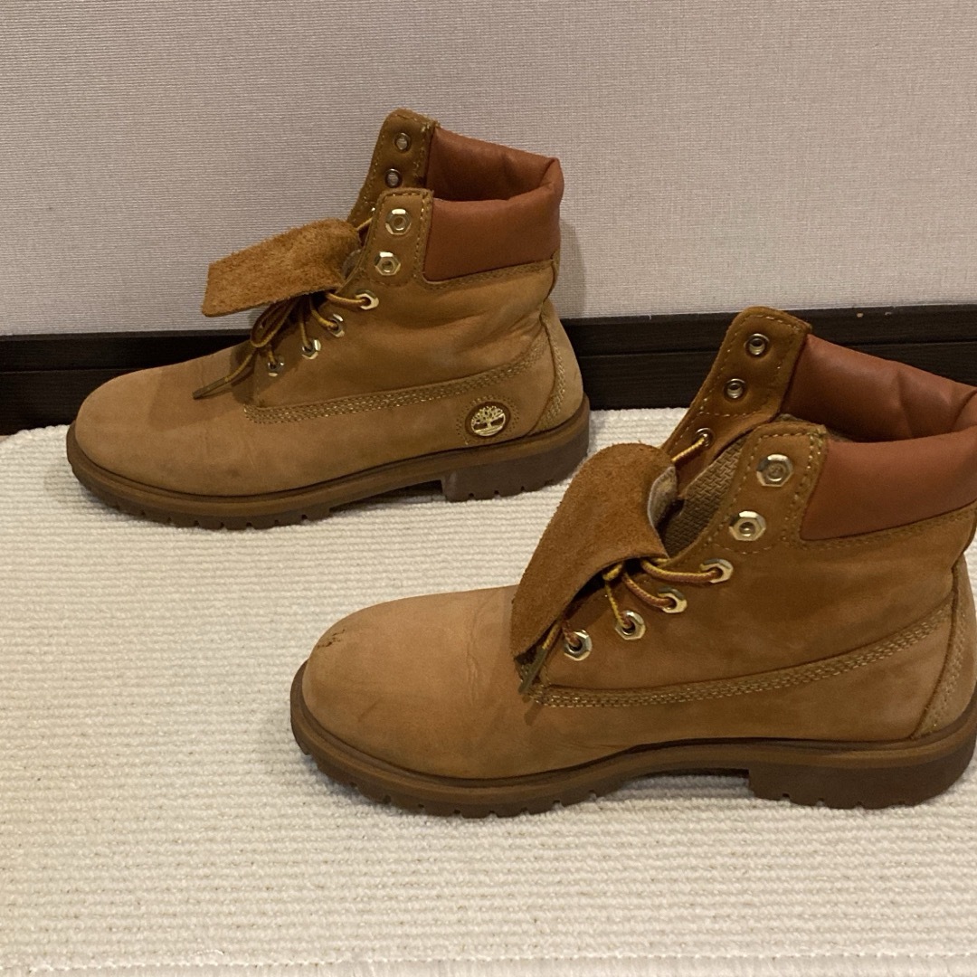 Timberland(ティンバーランド)のTimberland ブーツ 24.5 イエロー ゴールドロゴ  ステッチ レディースの靴/シューズ(ブーツ)の商品写真