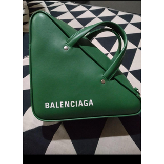 バレンシアガ(Balenciaga)のBALENCIAGA (バレンシアガ) TRIANGLE DUFFLE グリーン(ショルダーバッグ)