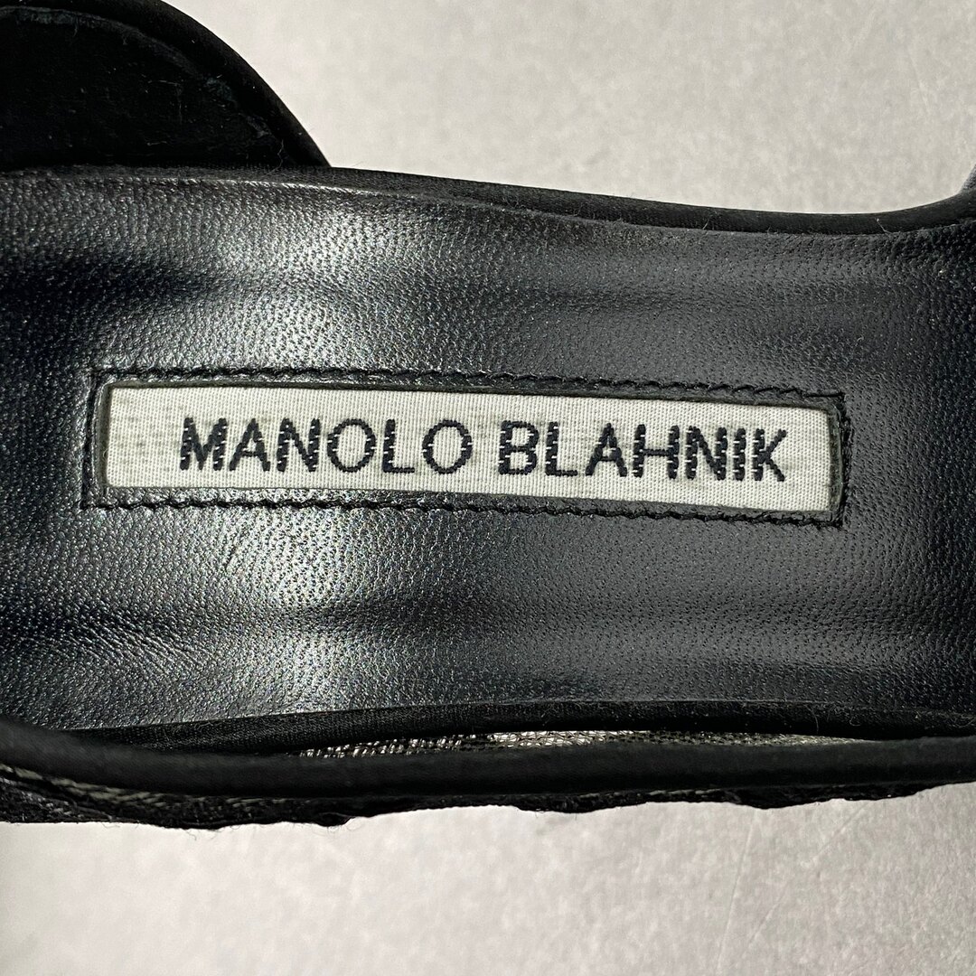 MANOLO BLAHNIK(マノロブラニク)の6a18 イタリア製 MANOLO BLAHNIK マノロブラニク ハイヒール ピンヒール キャロリン 34.5 ブラック リボン レース レディースの靴/シューズ(ハイヒール/パンプス)の商品写真