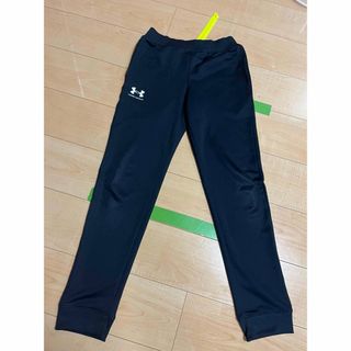 アンダーアーマー(UNDER ARMOUR)のアンダーアーマー　パンツ　黒　160  (ウェア)