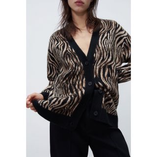 ザラ(ZARA)のZARA ゼブラ　カーディガン(カーディガン)