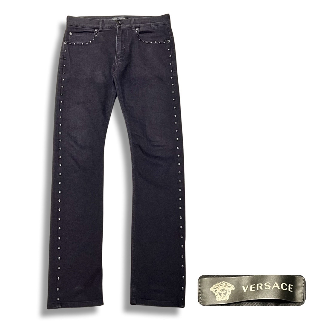 VERSACE(ヴェルサーチ)のVERSACE ヴェルサーチェ TAYLOR FIT メデューサ スタッズ ストレッチ コットン パンツ ブラック size 30 メンズ 正規品 メンズのパンツ(その他)の商品写真