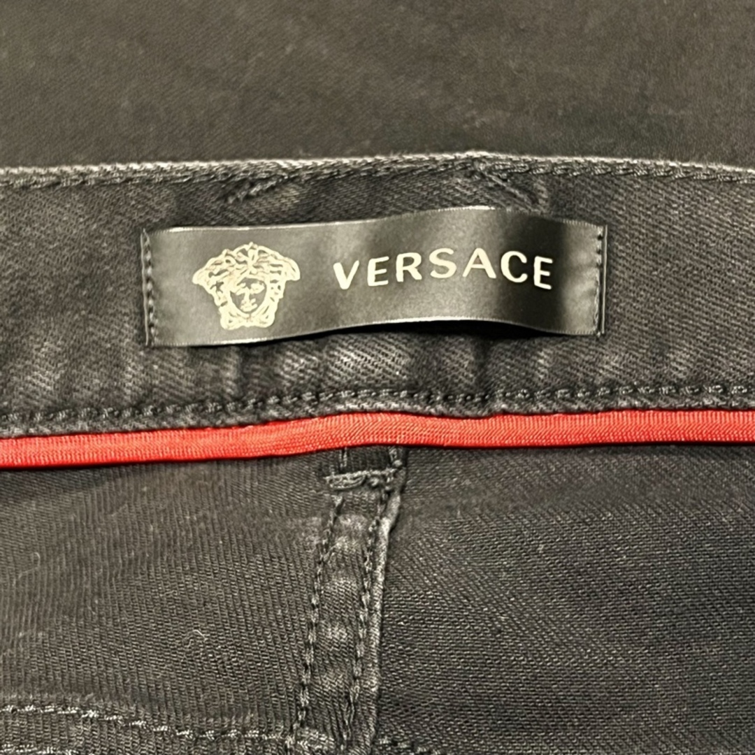 VERSACE(ヴェルサーチ)のVERSACE ヴェルサーチェ TAYLOR FIT メデューサ スタッズ ストレッチ コットン パンツ ブラック size 30 メンズ 正規品 メンズのパンツ(その他)の商品写真
