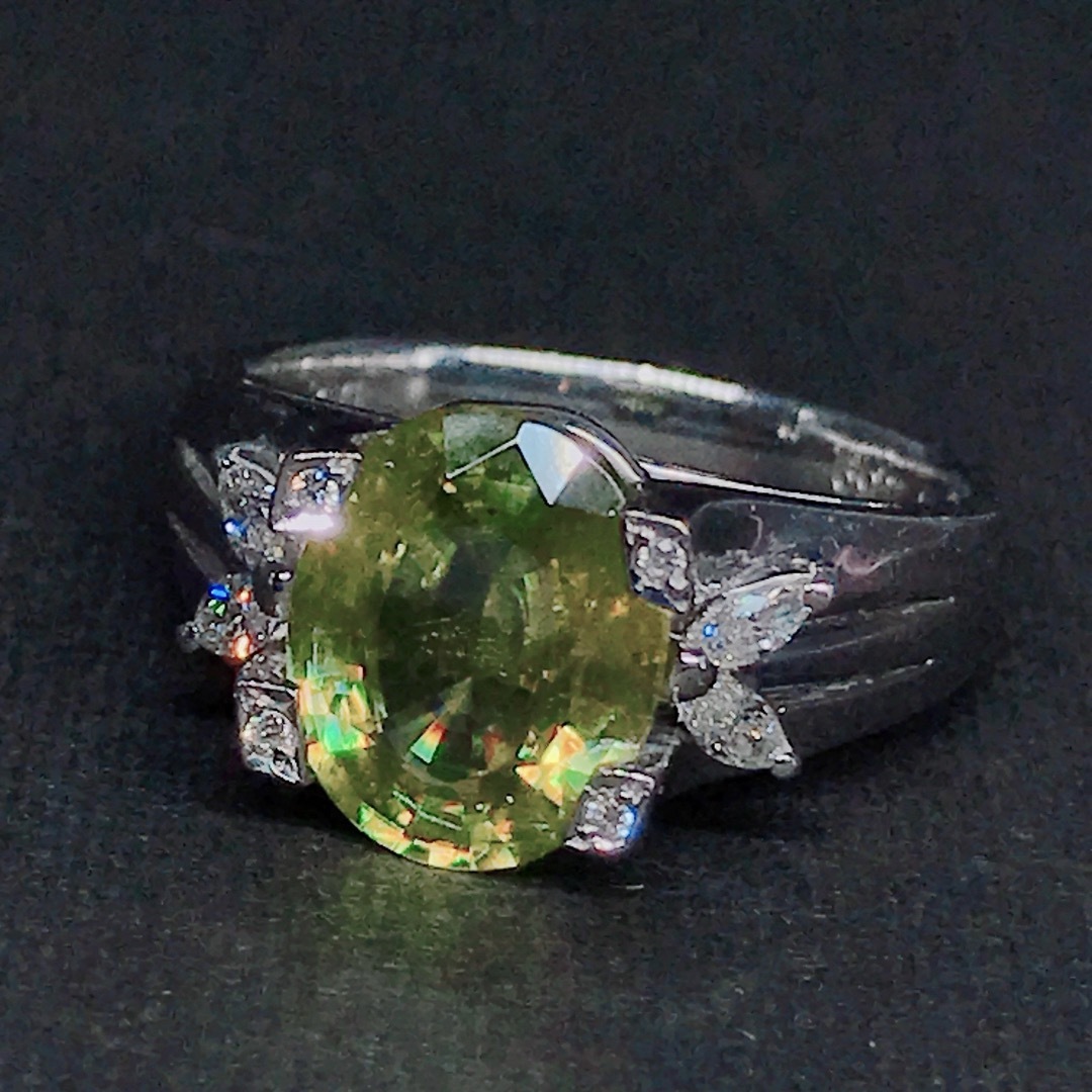 スフェーン 2.69ct ダイヤモンド 0.17ct K18WG 鑑別カード レディースのアクセサリー(リング(指輪))の商品写真