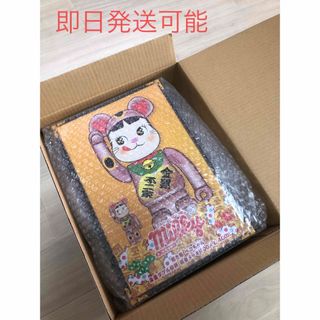 フジヤ(不二家)のBE@RBRICK 招き猫 ペコちゃん 金運ダブル小判 桃金メッキ(キャラクターグッズ)