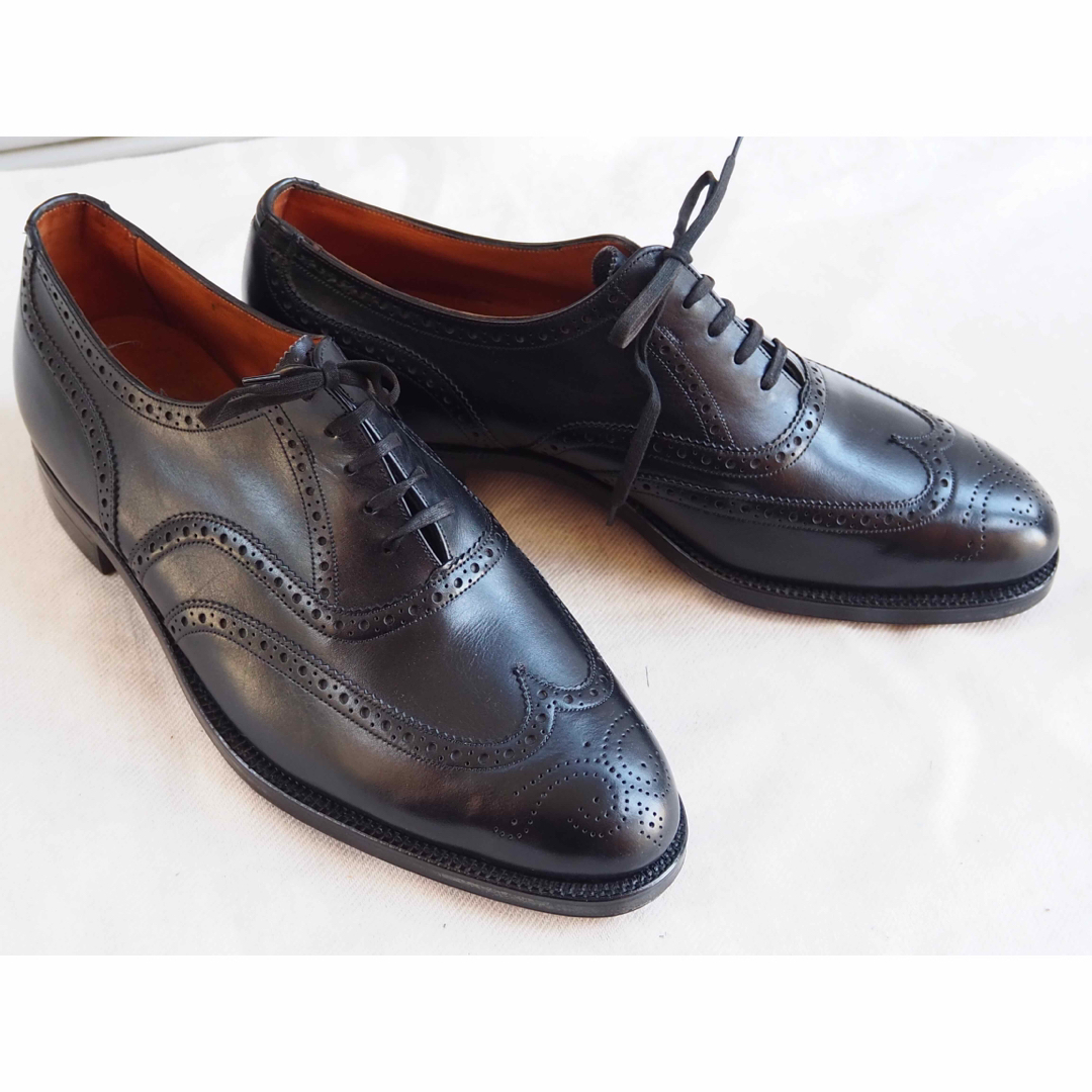 Trickers(トリッカーズ)の60s Tricker's  Black short Wing Tip メンズの靴/シューズ(ドレス/ビジネス)の商品写真