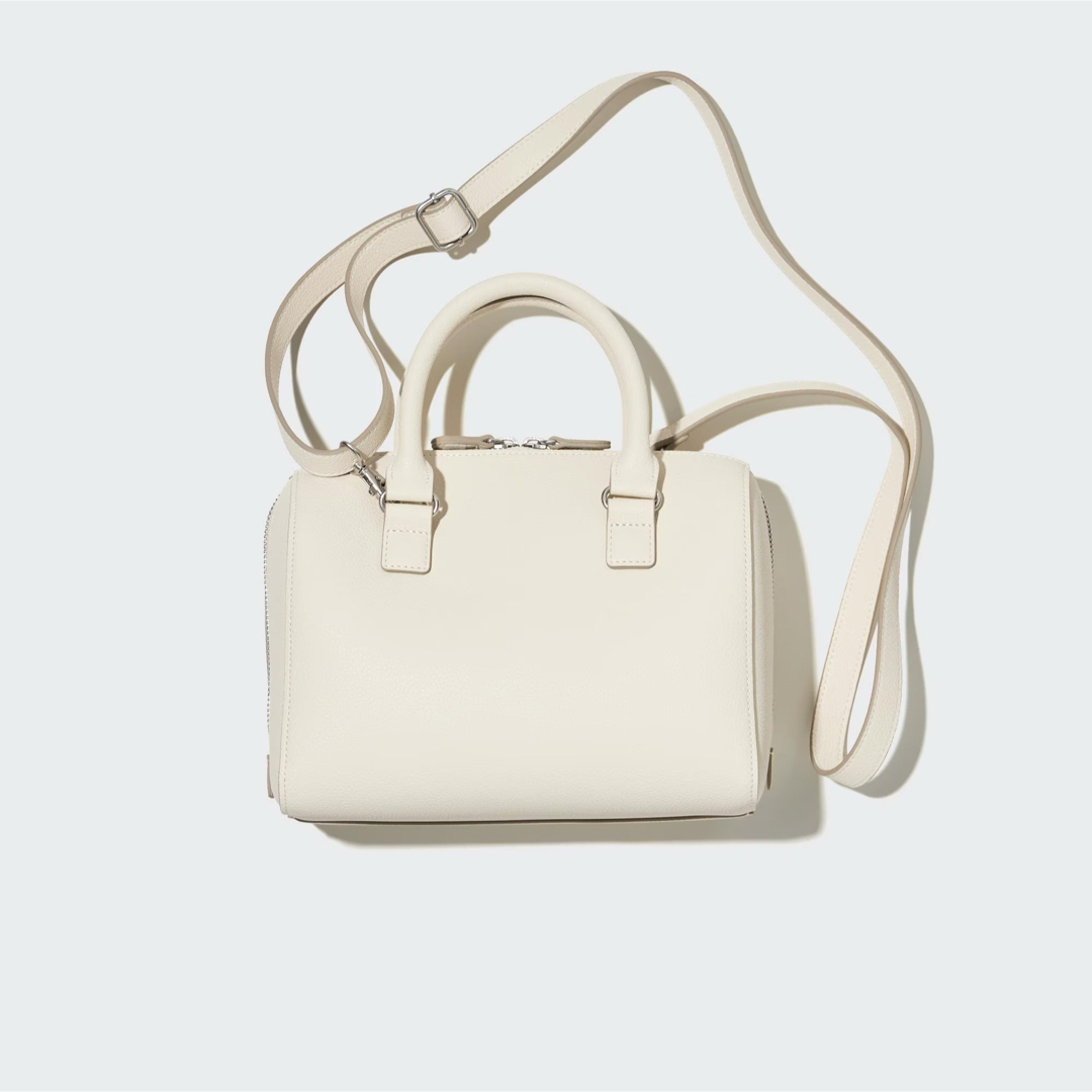 UNIQLO - レザータッチ2WAYボストンバッグ オフホワイトの通販 UNIQLO - レザータッチ2WAYボストンバッグ オフホワイトの通販