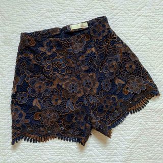 リリーブラウン(Lily Brown)の【美品】リリーブラウン　ショートパンツ　ズボン　花柄　レース(ショートパンツ)